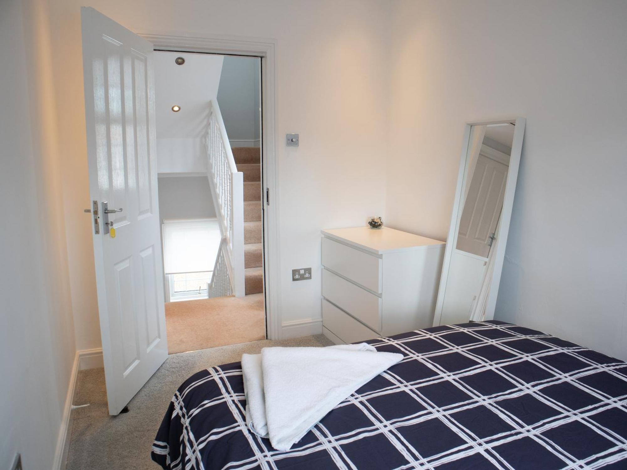 Bright Private Terrace - Free Private Parking - Tv - Wifi - Netflix Apartment Croydon Exterior photo