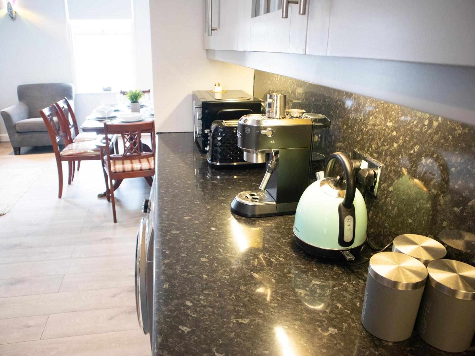 Bright Private Terrace - Free Private Parking - Tv - Wifi - Netflix Apartment Croydon Exterior photo